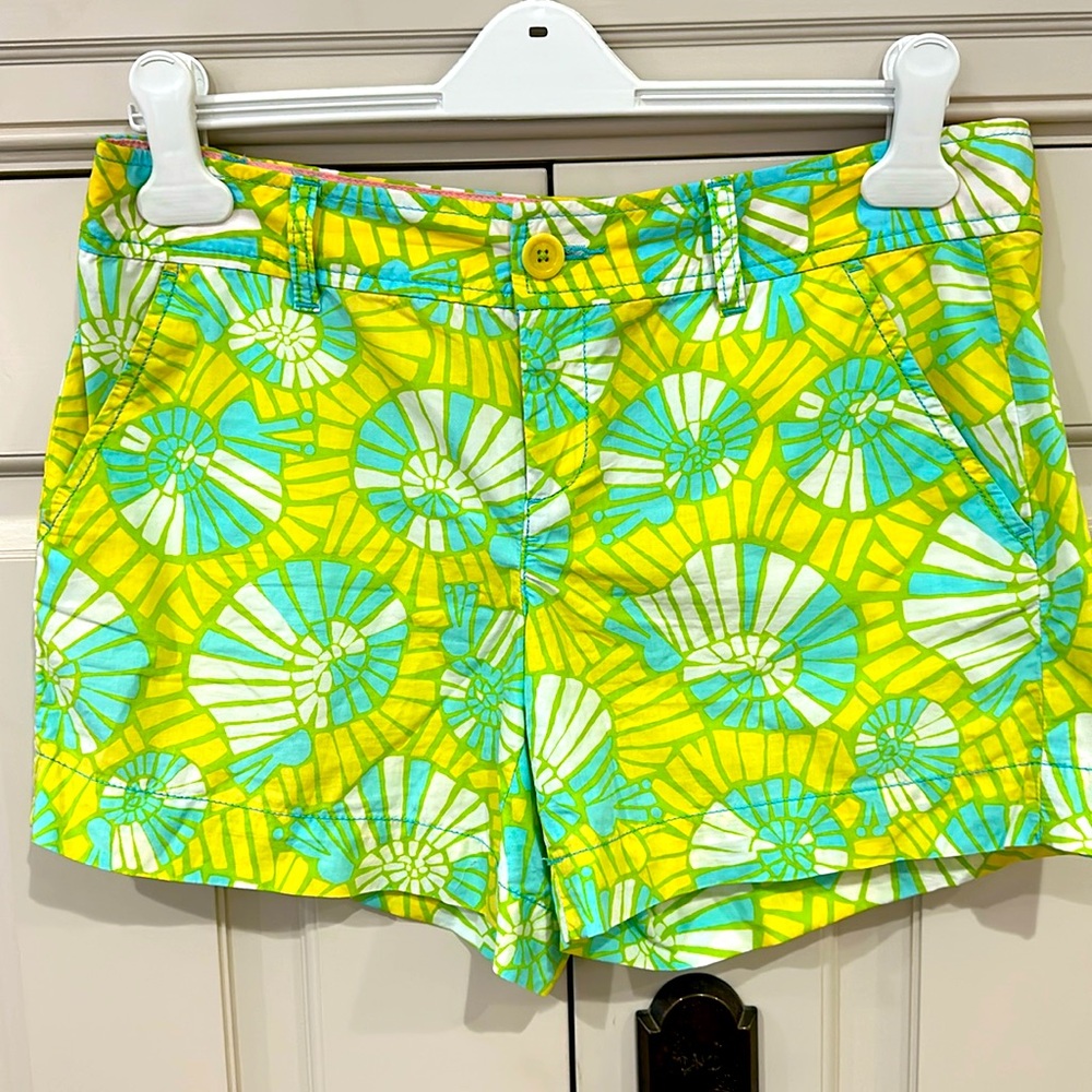 Lilly Pulitzer Callahan shorts Sz 8
